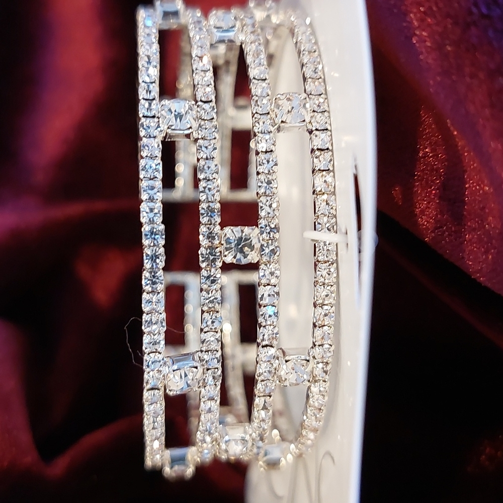 Icing Rhinestone Bracelet - Picture 6 of 7